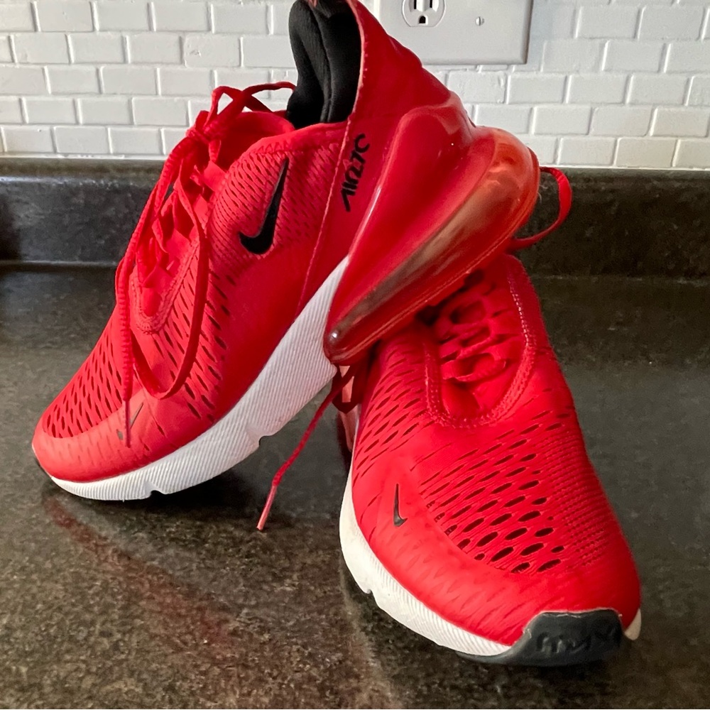 EUC, Nike Air Max 270, Red, Size 8